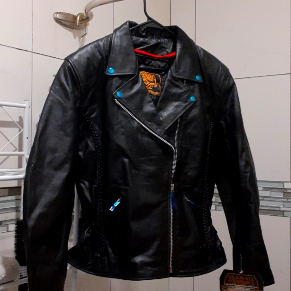 Women's 2x leather riding jacket.